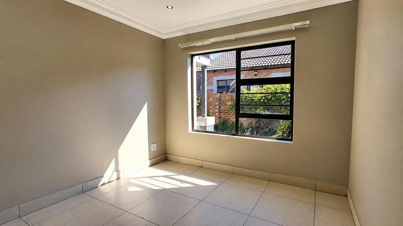 2 Bedroom Property for Sale in Heuwelsig Free State